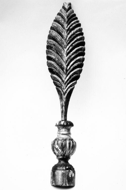 vaso d'altare con composizione floreale, serie - ambito salentino (sec. XIX)