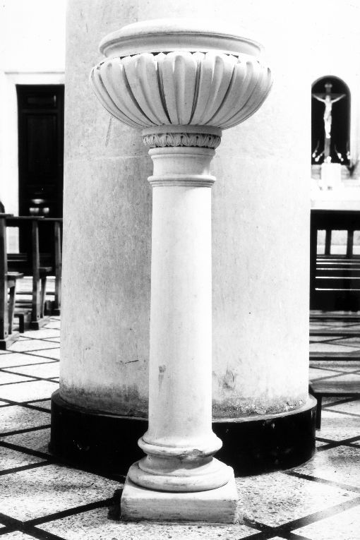 acquasantiera - a fusto, coppia - ambito salentino (sec. XIX)