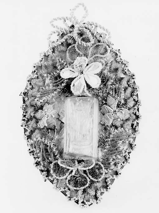 San Nicola di Myra benedicente (ampolla di pellegrinaggio) - produzione muranese-pugliese (primo quarto sec. XX)