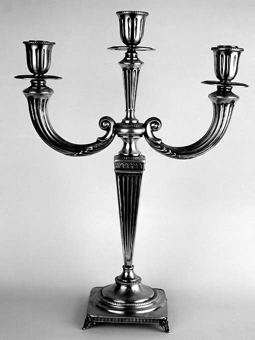 candeliere d'altare, coppia - manifattura vicentina (primo quarto sec. XX)