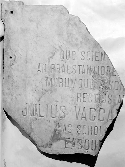 lapide, frammento - ambito Italia meridionale (sec. XX)