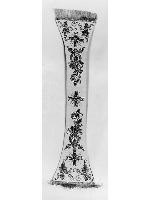 motivi floreali; simboli eucaristici; croce di avellana (manipolo) - manifattura Italia meridionale (sec. XIX)