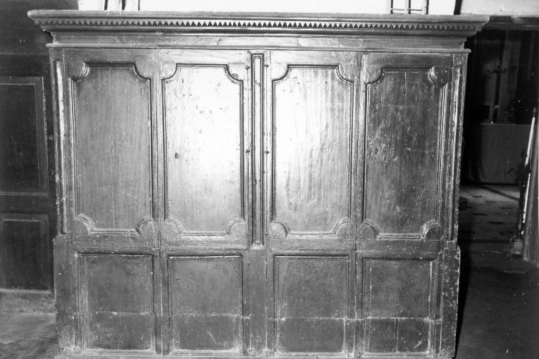 armadio da sacrestia - ambito salentino (sec. XVIII)