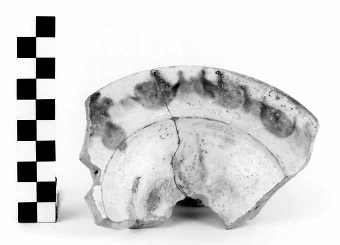 piatto - manifattura pugliese (secc. XV/ XVI)