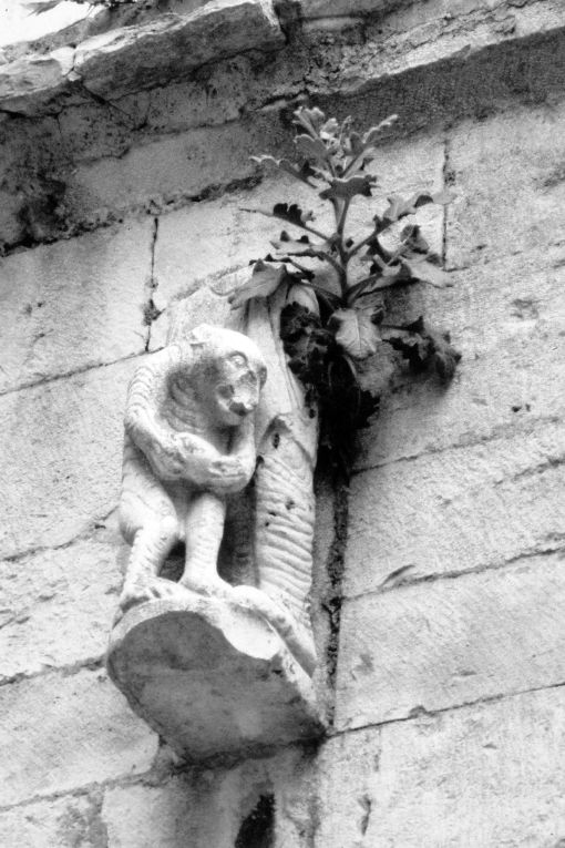 Orso, gambe d'uomo (gruppo scultoreo) - ambito pugliese (ultimo quarto sec. XII)