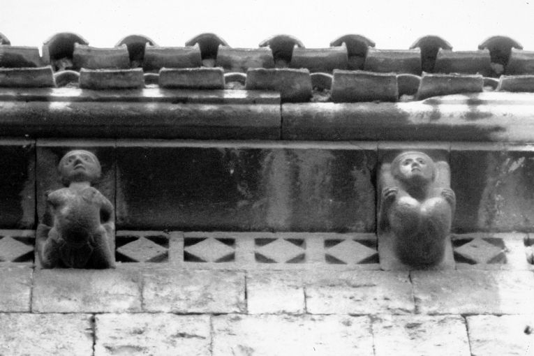 acrobata (mensola architettonica) - ambito pugliese (seconda metà sec. XII)