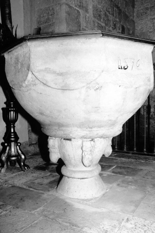 fonte battesimale - ambito pugliese (sec. XVI)