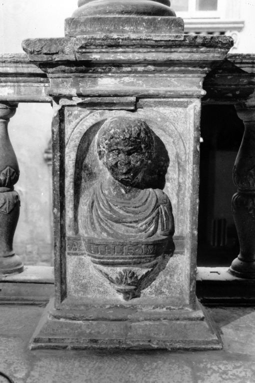 Busto dell'imperatore Vitellio (rilievo) - ambito romano (secc. XVI/ XVII)