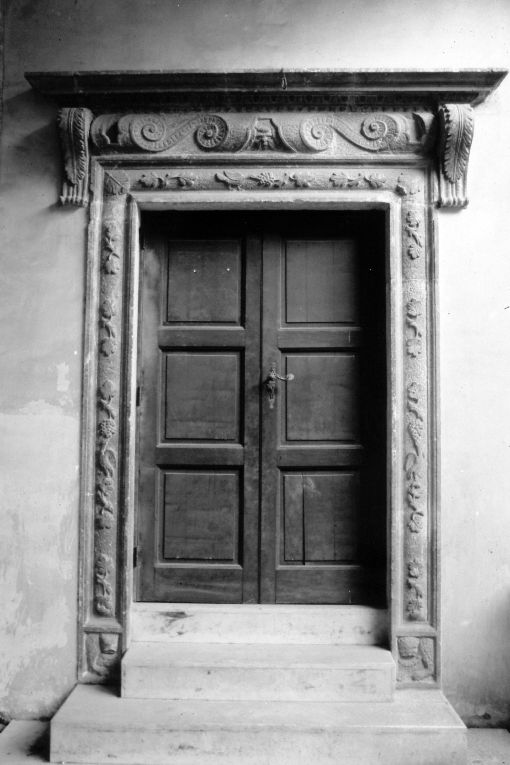 portale - ambito romano (?) (fine/inizio secc. XVI/ XVII)