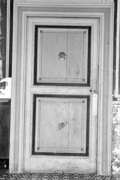 Volto femminile (porta) - ambito pugliese (seconda metà sec. XIX)