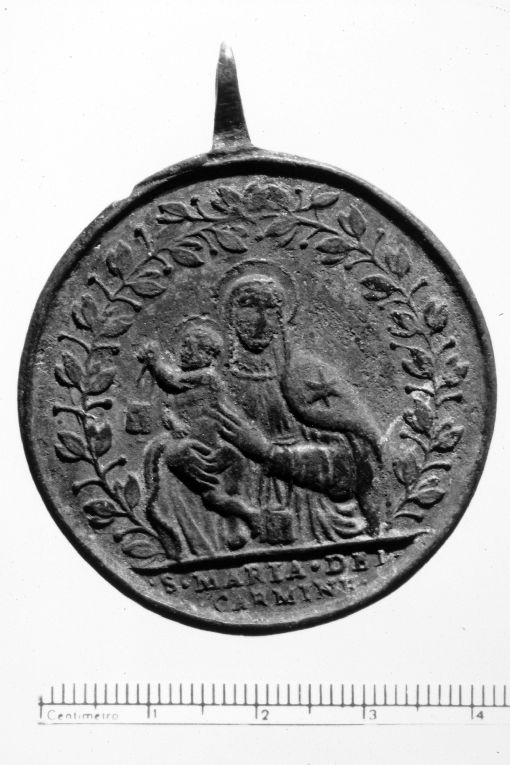 Madonna del Carmine (recto)/ Anime purganti, angelo, colomba dello Spirito Santo (verso) (medaglia) - ambito italiano (ultimo quarto sec. XIX)