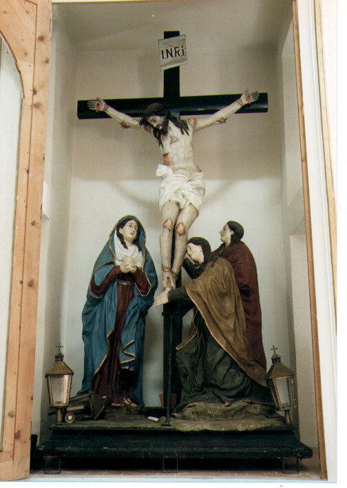 crocifissione di Cristo con la Madonna e Santa Maria Maddalena (statua processionale) - ambito salentino (prima metà sec. XX)