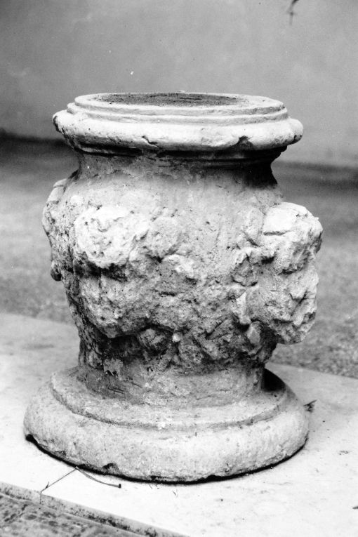 plinto - ambito salentino (sec. XVIII)