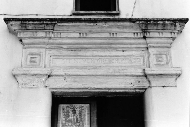 architrave - ambito salentino (sec. XVII)