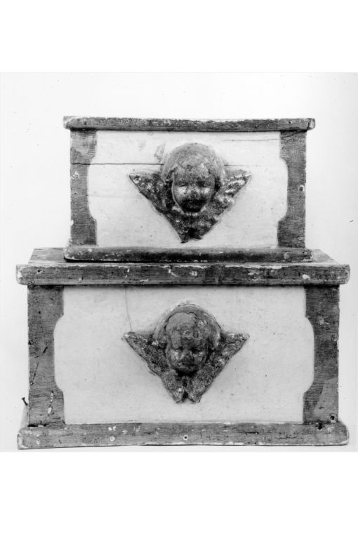 base per reliquiario, serie - ambito salentino (fine/inizio secc. XVIII/ XIX)