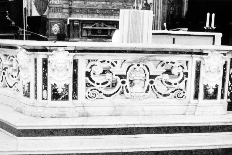 Arme vescovile (balaustrata) di Lispi Filippo (attribuito) (sec. XIX)