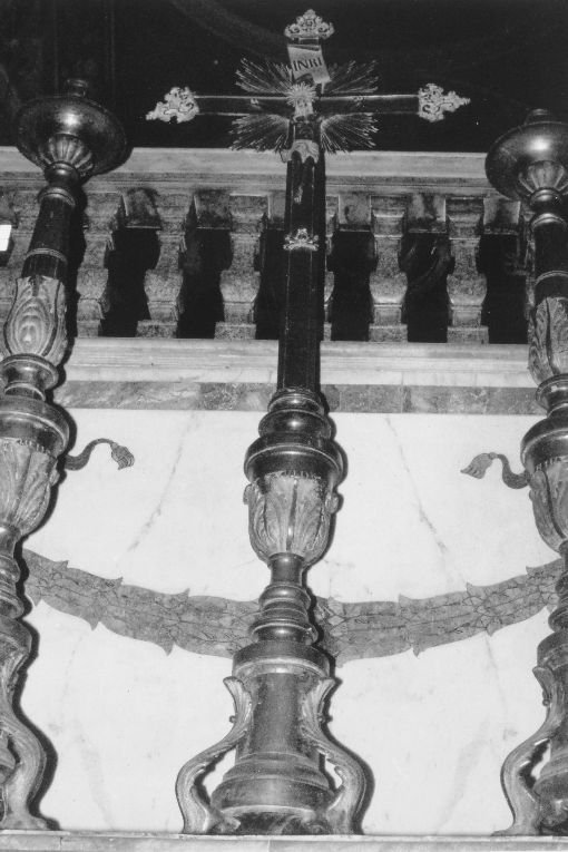 candeliere d'altare, serie - produzione napoletana (sec. XIX)