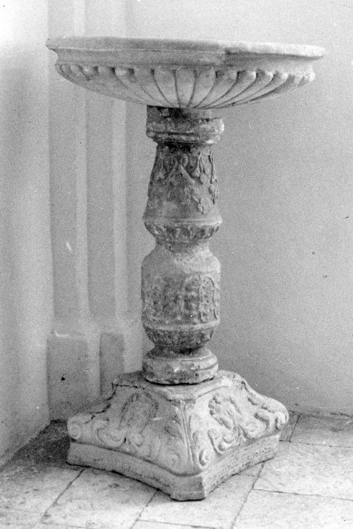 acquasantiera, coppia - ambito pugliese (seconda metà sec. XVII)