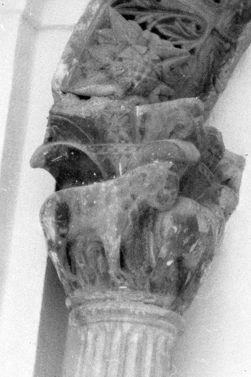 leoni (capitello) - ambito pugliese (seconda metà sec. XII)