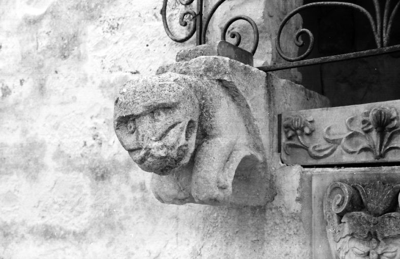 Leone (mensolone, coppia) - ambito pugliese (sec. XII)