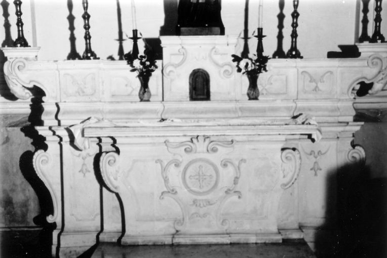 altare - produzione pugliese (seconda metà sec. XVIII)