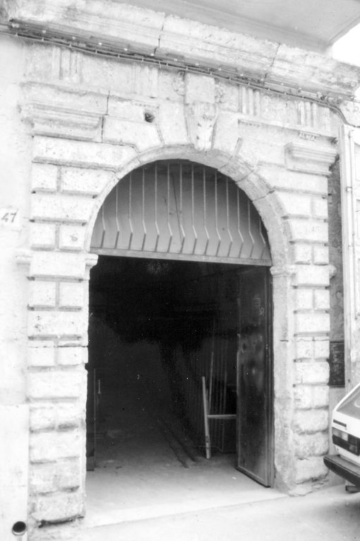 portale - produzione pugliese (fine/inizio secc. XVI/ XVII)