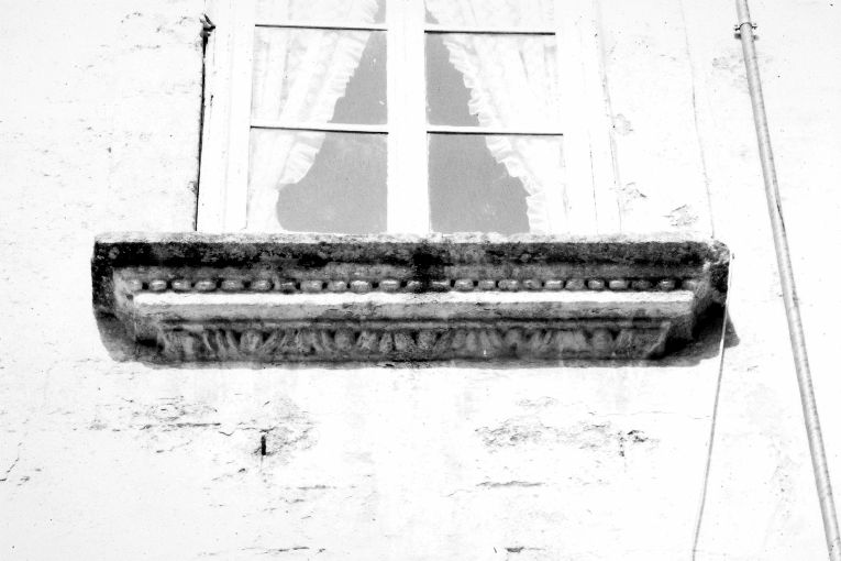 davanzale - ambito pugliese (seconda metà sec. XVI)