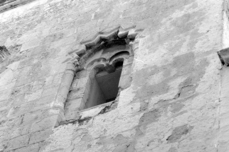 bifora - ambito pugliese (sec. XIX)