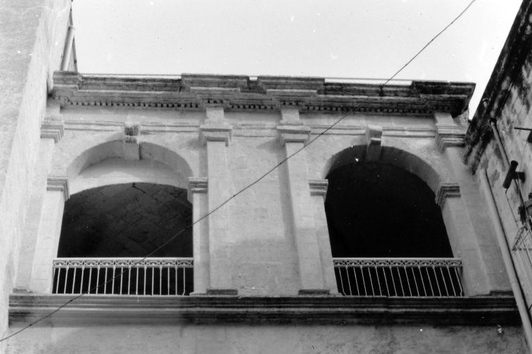 cornicione - ambito pugliese (prima metà sec. XVII)