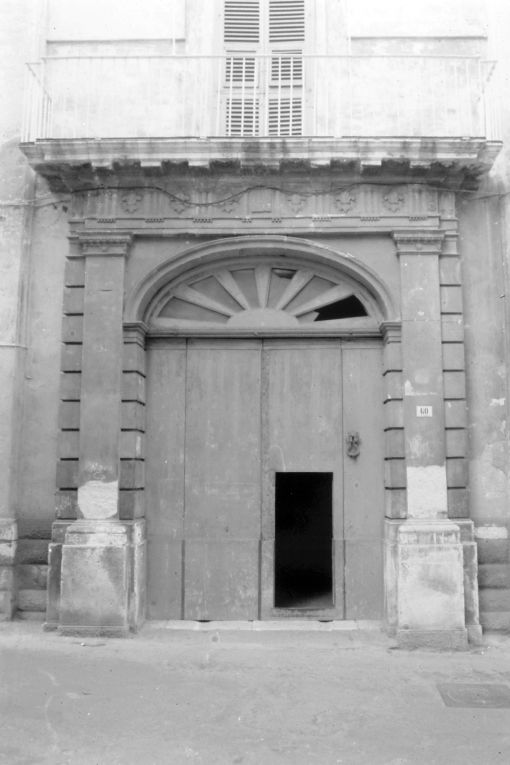 portale - ambito pugliese (sec. XIX)