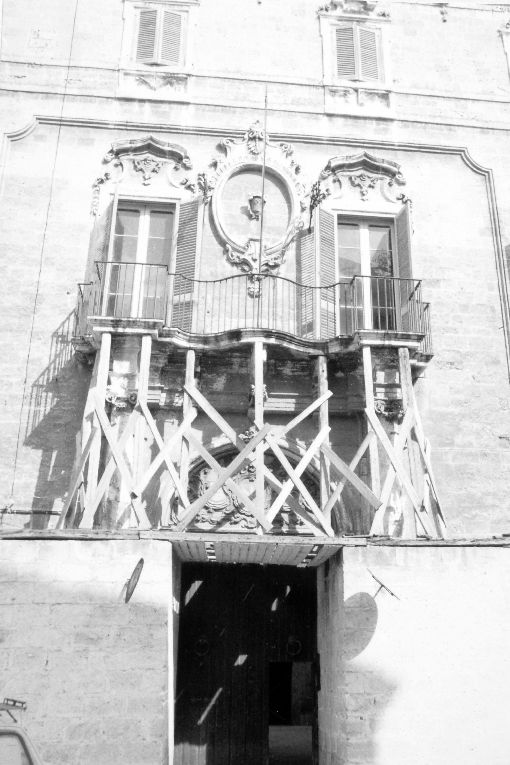 mostra di finestra, coppia - ambito pugliese (inizio sec. XVIII)