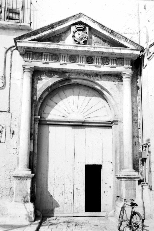 portale - ambito pugliese (sec. XVI)