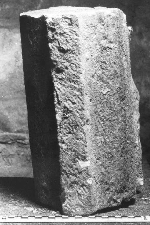 costolone di volta, frammento - ambito pugliese (sec. XIII)