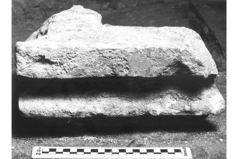 cornice, frammento - ambito pugliese (sec. XII)