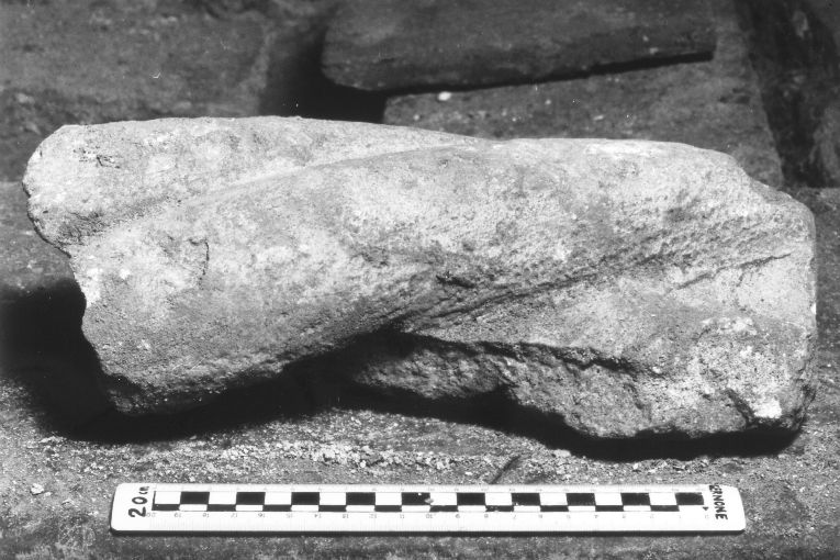 colonna, frammento - ambito pugliese (secc. XIII/ XIV)