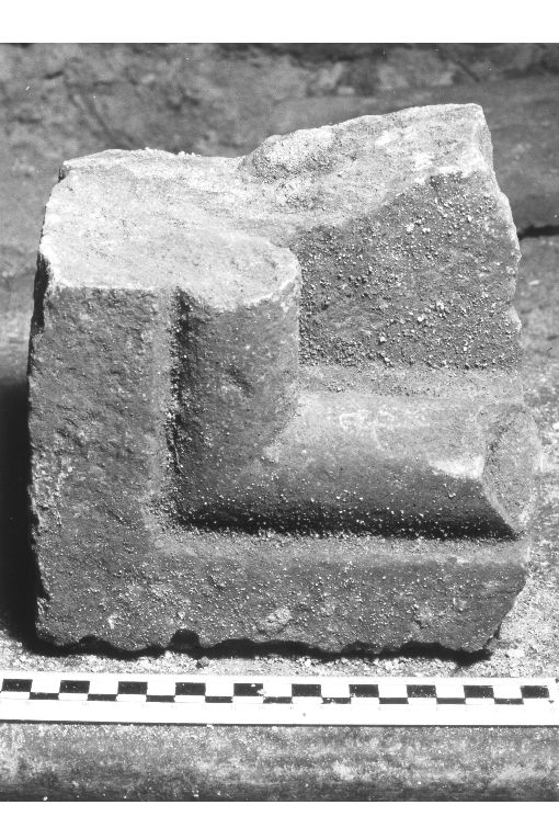 cornice, frammento - ambito pugliese (sec. XII)