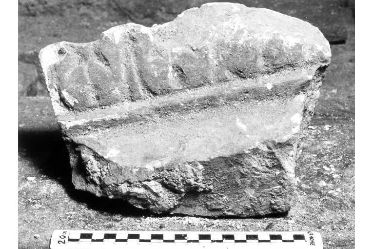 rilievo, frammento - ambito pugliese (sec. XII)