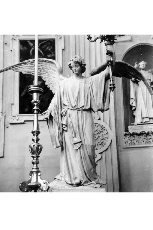 Angelo reggicandelabro (statua, coppia) - produzione leccese (inizio sec. XX)