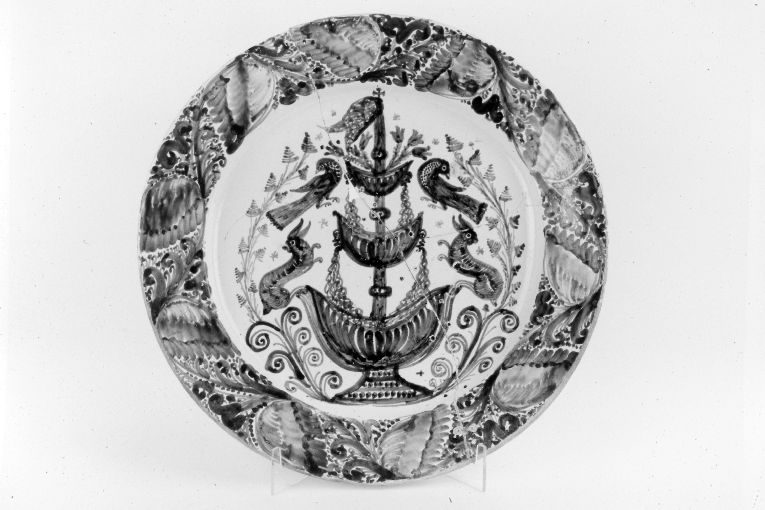 Fontana (piatto) - manifattura salentina (secc. XVII/ XVIII)