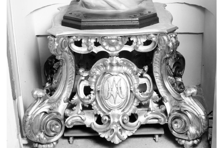 piedistallo di statua - ambito salentino (ultimo quarto sec. XIX)