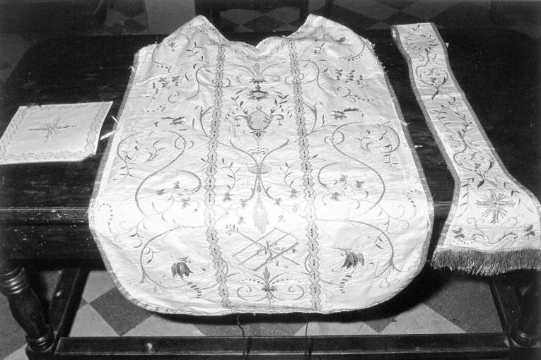 paramento liturgico - manifattura salentina (prima metà sec. XX)