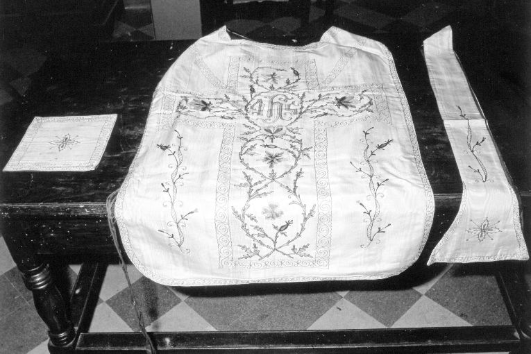 paramento liturgico - manifattura salentina (seconda metà sec. XX)