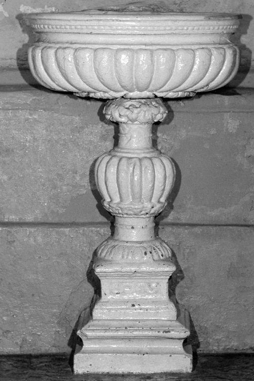 acquasantiera, coppia - ambito salentino (metà sec. XVII)