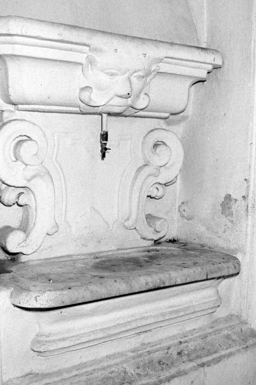 lavabo da sacrestia - ambito salentino (prima metà sec. XVIII)