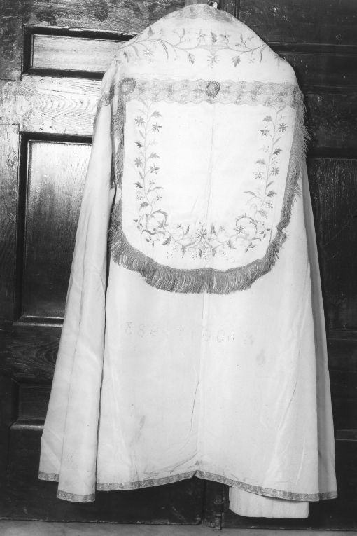 piviale - manifattura salentina (sec. XIX)