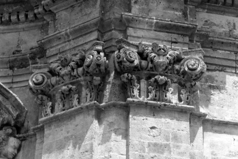 capitello, serie di Sanfelice Ferdinando (sec. XVIII)