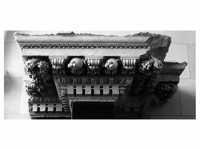 altare, frammento - ambito salentino (prima metà sec. XVIII)