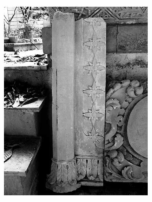 teorie di foglie d'acqua, rosette (altare, frammento) - ambito salentino (secc. XVII/ XVIII)