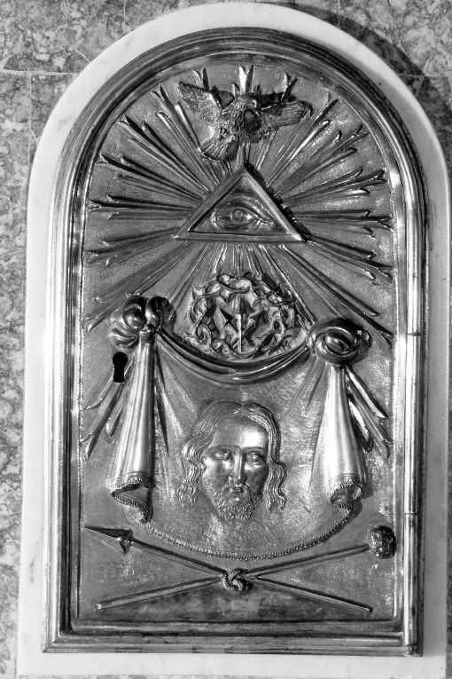 simboli della Passione, velo della Veronica, colomba dello Spirito Santo, Delta (sportello di tabernacolo) di Argentiere A.C (sec. XIX)