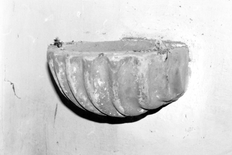 acquasantiera, coppia - produzione pugliese (sec. XVIII)